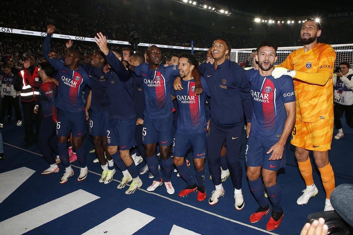 登贝莱、阿什拉夫等四名巴黎圣日耳曼球员因唱侮辱马赛队歌曲而被法国足球联盟传唤 
