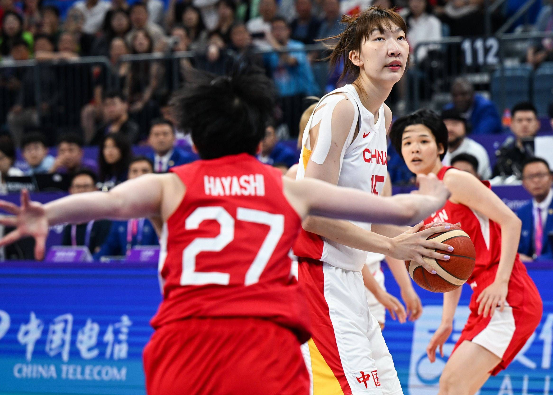 媒体人：中国女篮最后一攻VS昨晚男篮最后一攻 原来篮球是可以攻进去的！