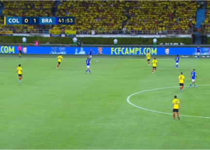 ⚽南美世预半场：马丁内利开场闪击 维尼修斯伤退 巴西客场暂1-0领先哥伦比亚