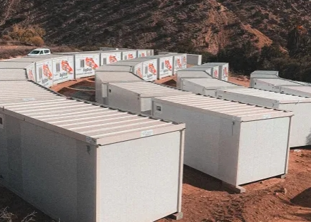 太阳报：摩洛哥发生地震 萨卡为灾民建造了一座集装箱村 能为255人提供居住