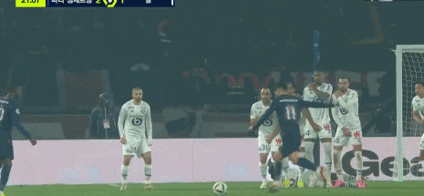 法甲赛报：姆巴佩缺席 拉莫斯+穆瓦尼进球 巴黎3-1逆转里尔