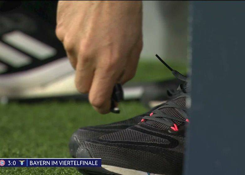 激情四射！图赫尔在欧冠赛前发表演讲时过于激动导致大脚趾受伤