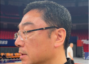 上海主帅刘鹏：时刻保持防守强度&篮板很关键 队员表态从防守做起