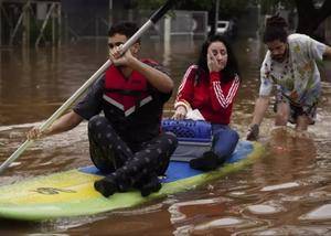 巴西遭严重洪灾 巴甲俱乐部纷纷要求足协暂停联赛