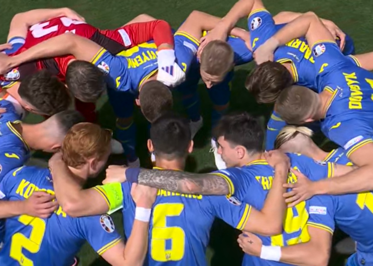 ⚽欧洲杯半场：卢宁慌张出球送大礼 斯坦丘爆射世界波 罗马尼亚暂1-0乌克兰