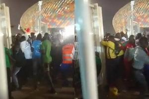 外媒：非洲杯喀麦隆vs科摩罗赛前发生踩踏事故，至少6人死亡