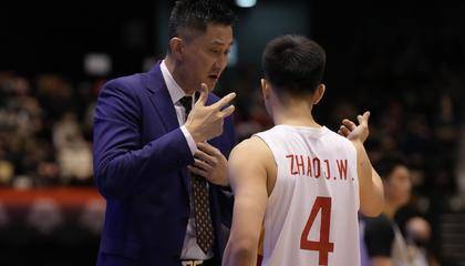 FIBA公布中国男篮世预赛12人大名单：7后卫阵容 周琦郭艾伦领衔