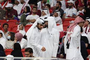 输急眼了？东道主提前一轮出局 卡塔尔球迷：明天就办闭幕式！