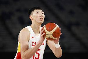 FIBA：周琦入选2023世预赛第二轮亚大区最佳阵容