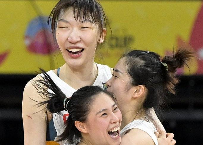 中国女篮时隔12年再夺冠：12次夺冠并列历史第一
