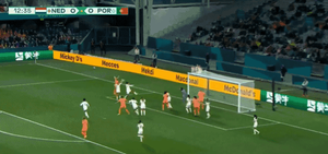 ⚽女足世界杯半场：范德格拉赫特头球破门 荷兰暂时1-0领先葡萄牙