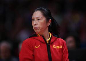 👀郑薇：我们会摆正自己位置＆发挥中国女篮精神 打出自己的最好水平