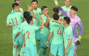 东体：新加坡0-5惨败仍有亮点可借鉴 国足战韩国需坚定防反+精心设计定位球