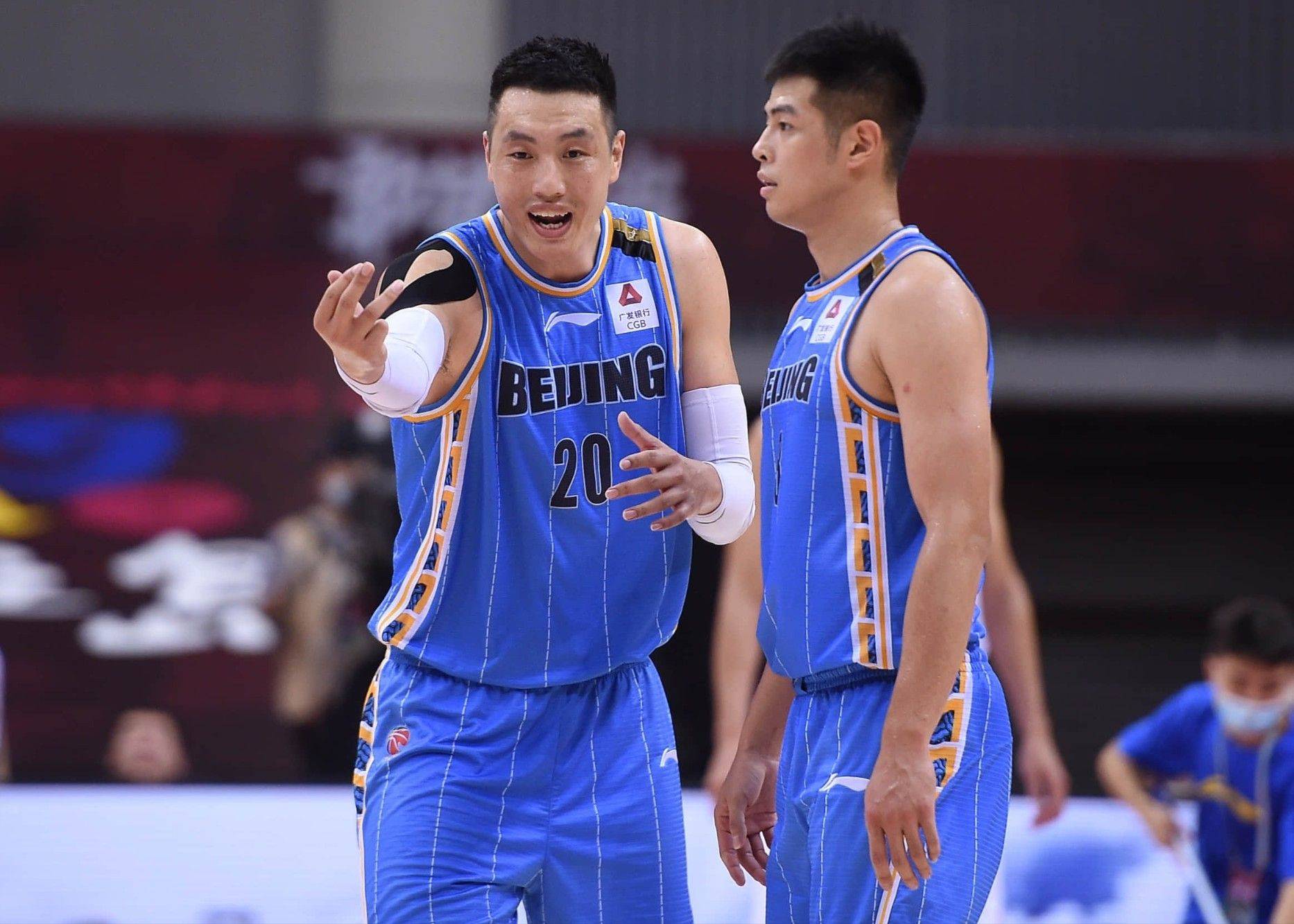 北京男篮官方：球队最后时刻找回了强硬与勇气！我们下赛季见！