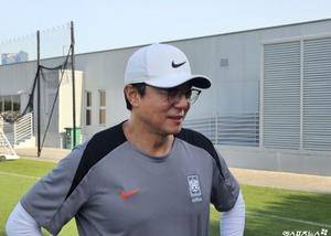 🎤韩国U23主帅：中国足球进步很大 球队必须保持警惕