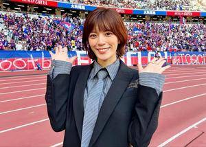 猜猜她是哪队球迷？朝日电视台美女主播三谷紬