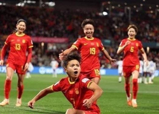 中国女足最新一期大名单：王霜、沈梦雨领衔 王珊珊、唐佳丽在列